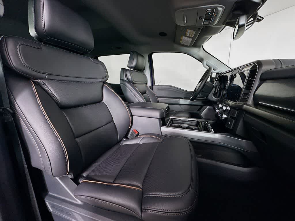 2026 Ford Super Duty F-350 DRW LARIAT