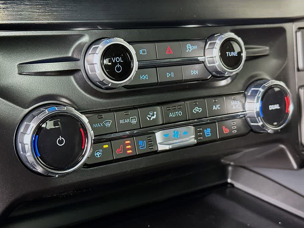 2026 Ford Super Duty F-350 DRW LARIAT