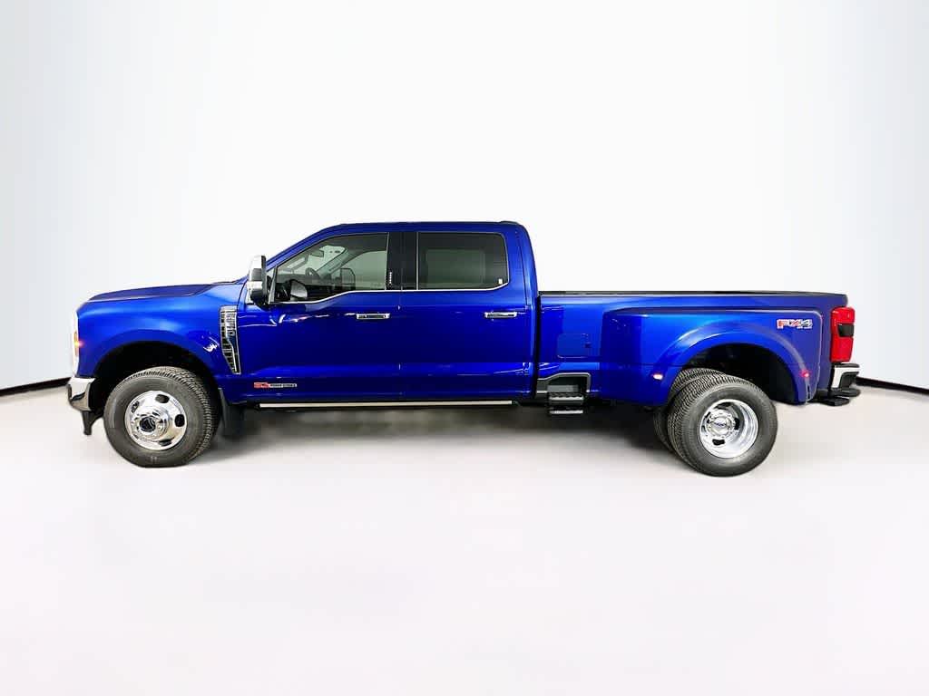 2026 Ford Super Duty F-350 DRW LARIAT