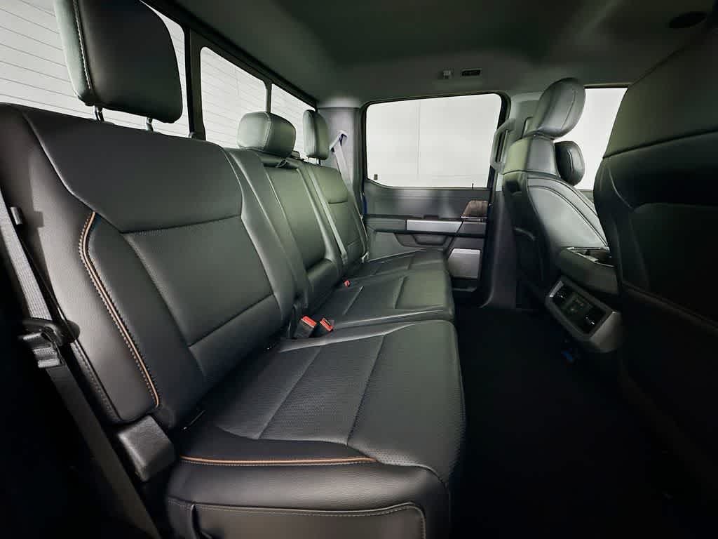 2026 Ford Super Duty F-350 DRW LARIAT