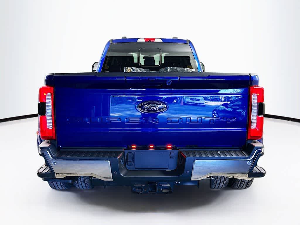 2026 Ford Super Duty F-350 DRW LARIAT