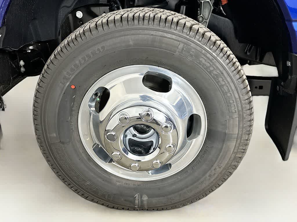 2026 Ford Super Duty F-350 DRW LARIAT