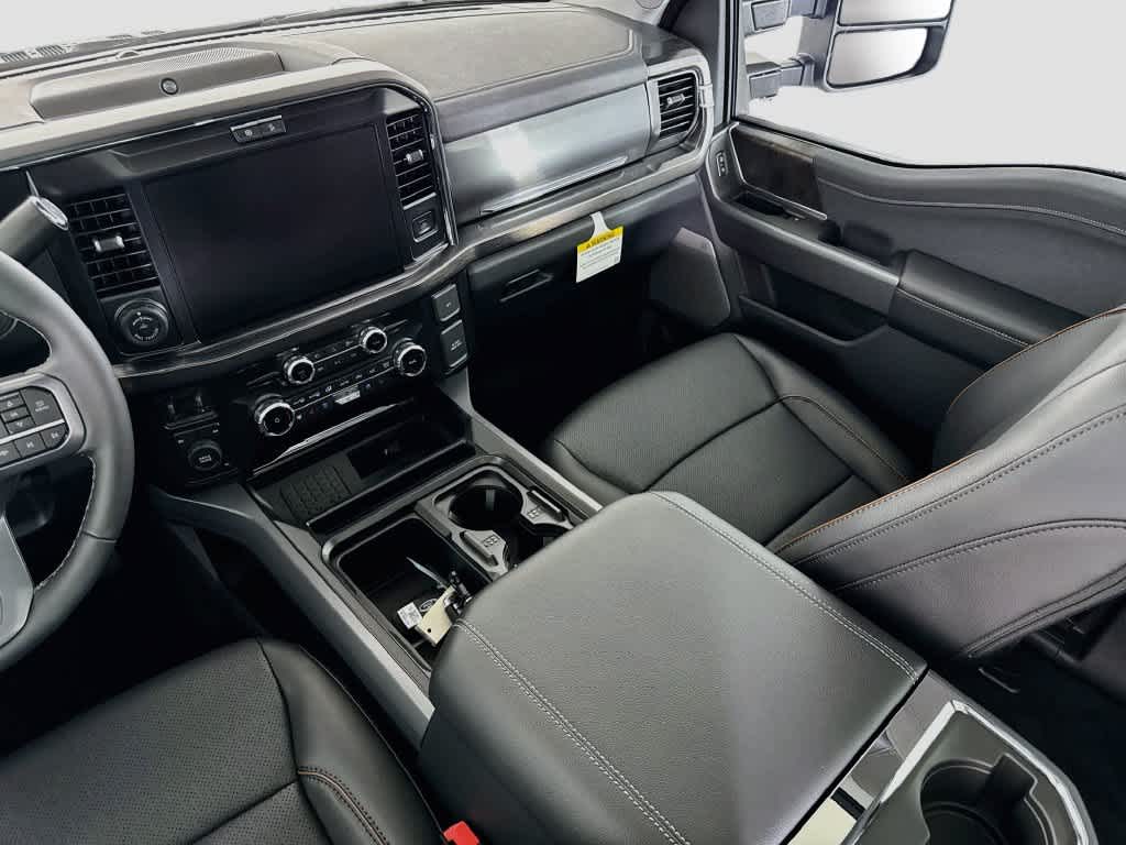 2027 Ford Super Duty F-350 DRW Pickup LARIAT