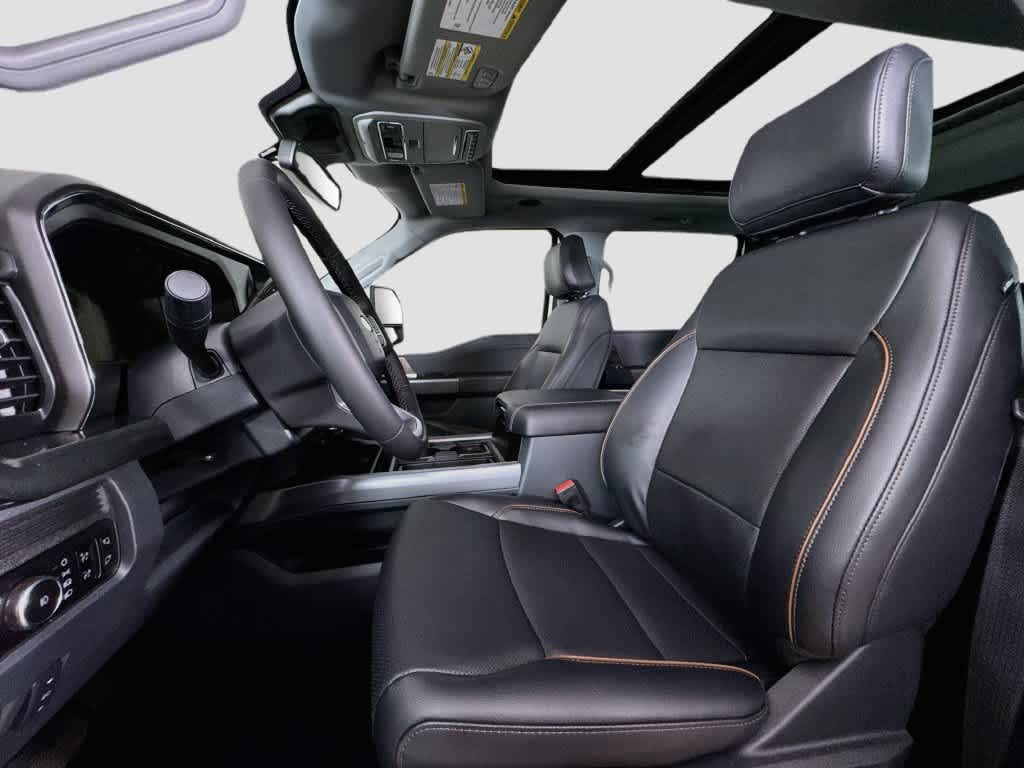 2027 Ford Super Duty F-350 DRW Pickup LARIAT