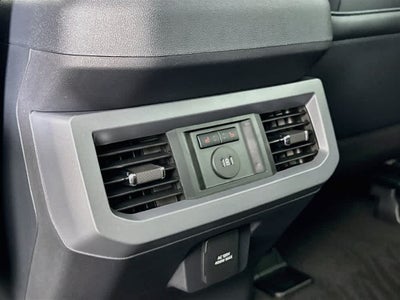 2027 Ford Super Duty F-350 DRW Pickup LARIAT