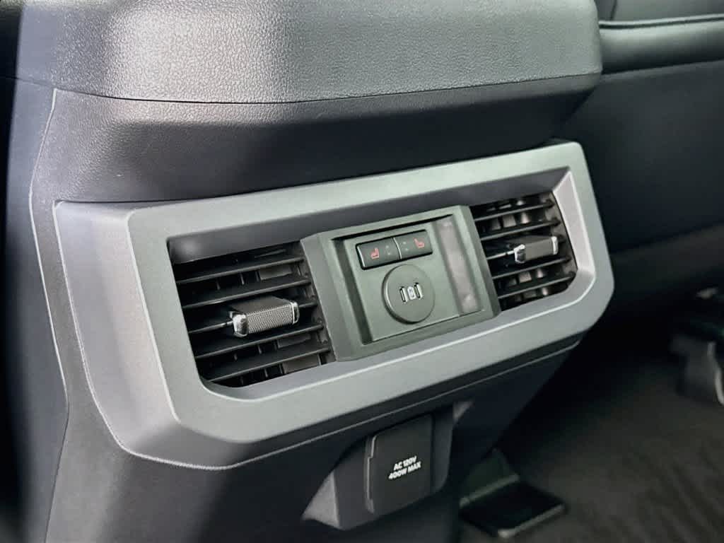 2027 Ford Super Duty F-350 DRW Pickup LARIAT