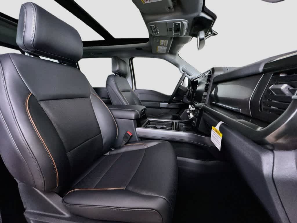 2027 Ford Super Duty F-350 DRW Pickup LARIAT