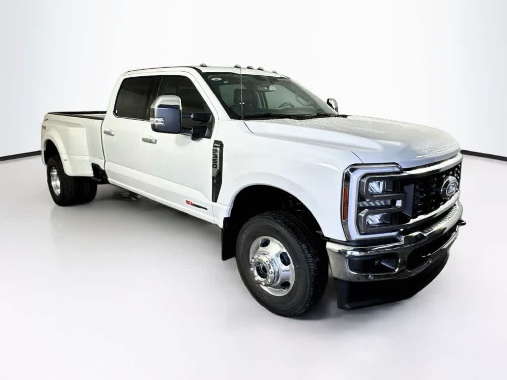 2027 Ford Super Duty F-350 DRW Pickup LARIAT