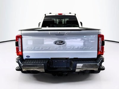 2027 Ford Super Duty F-350 DRW Pickup LARIAT