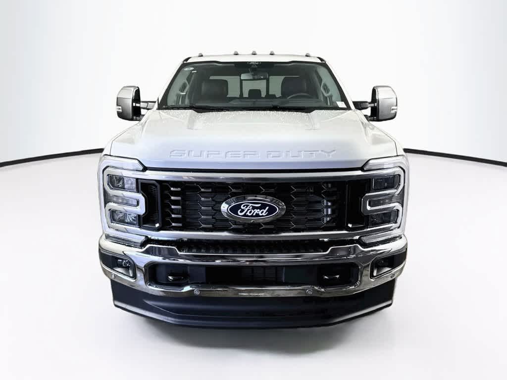 2027 Ford Super Duty F-350 DRW Pickup LARIAT
