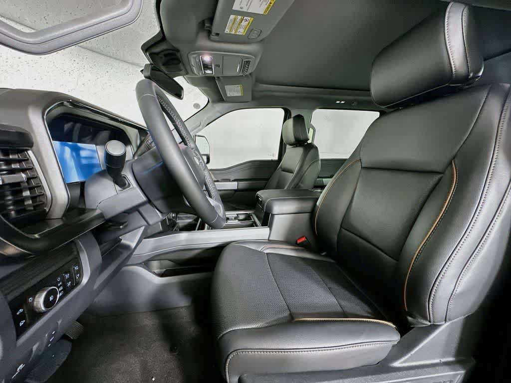 2026 Ford Super Duty F-350 DRW Pickup LARIAT