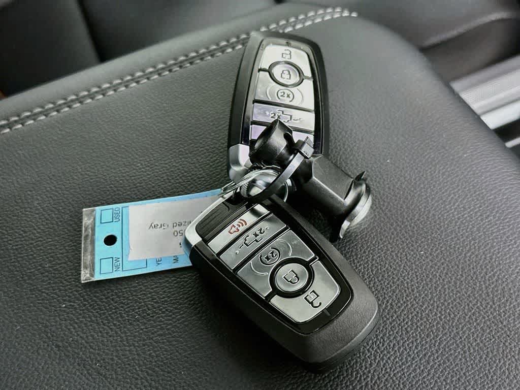 2026 Ford Super Duty F-350 DRW Pickup LARIAT