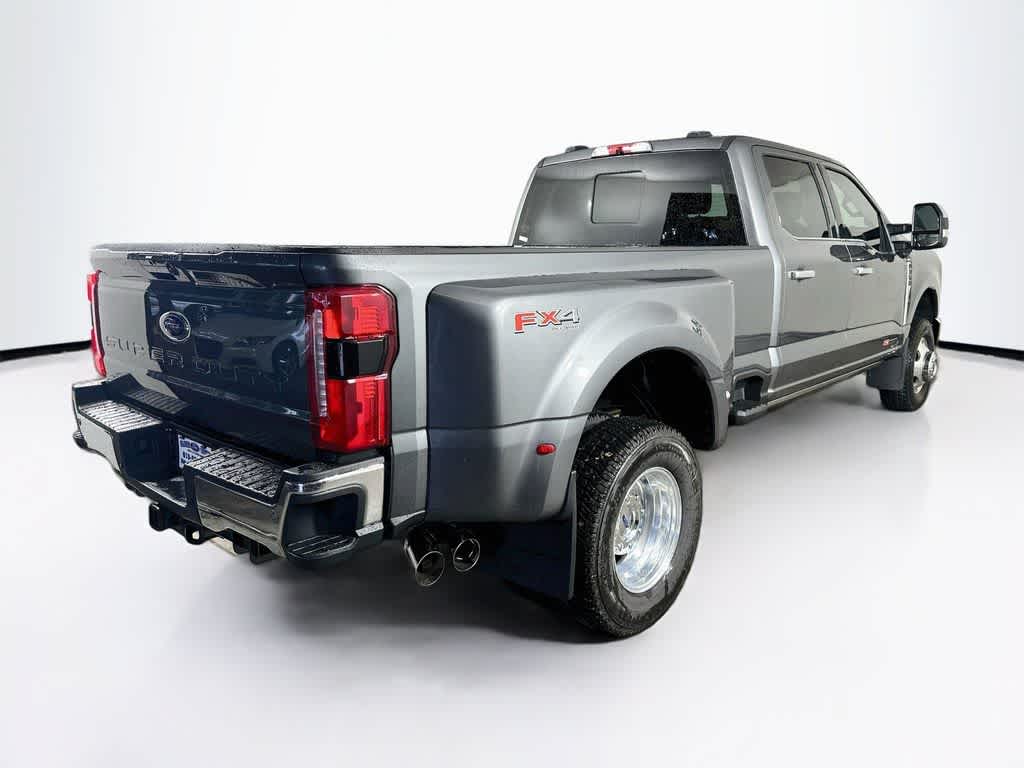 2026 Ford Super Duty F-350 DRW Pickup LARIAT