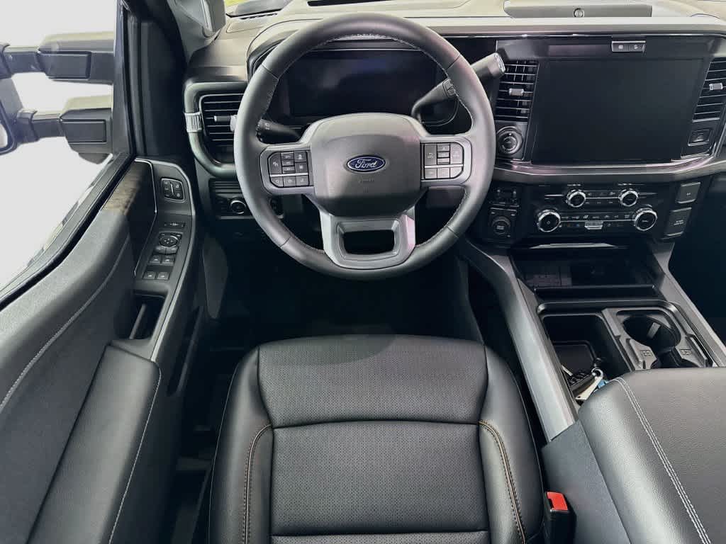 2027 Ford Super Duty F-350 DRW Pickup LARIAT