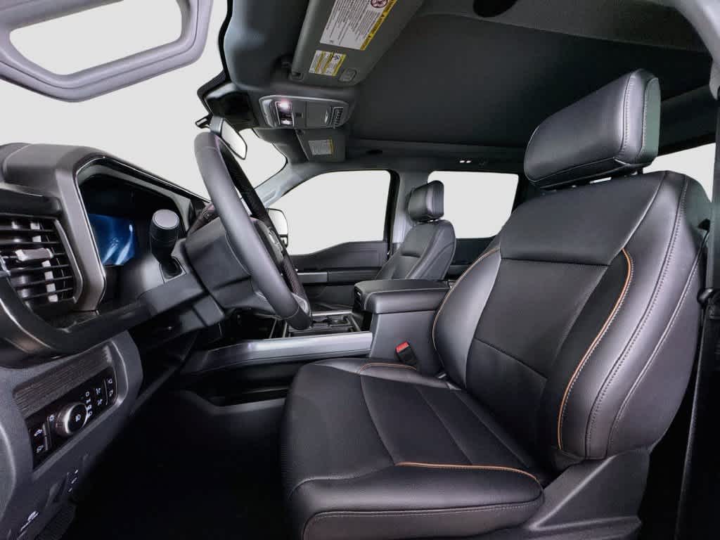 2027 Ford Super Duty F-350 DRW Pickup LARIAT