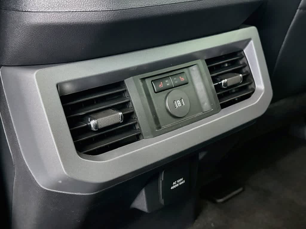 2027 Ford Super Duty F-350 DRW Pickup LARIAT
