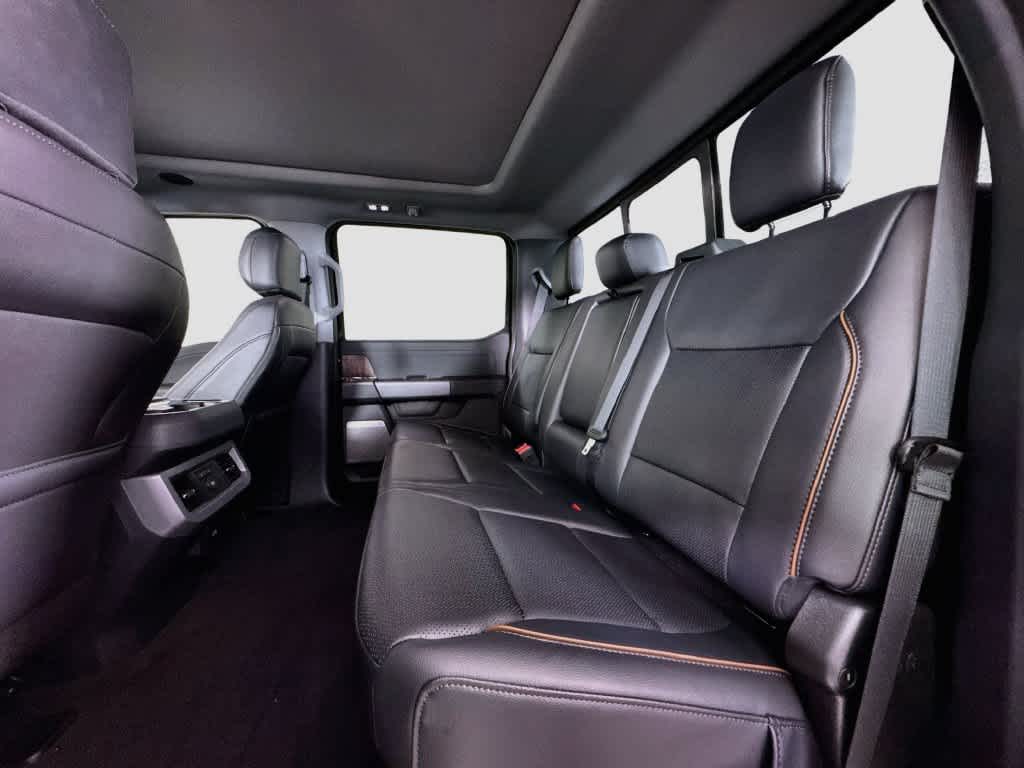 2027 Ford Super Duty F-350 DRW Pickup LARIAT