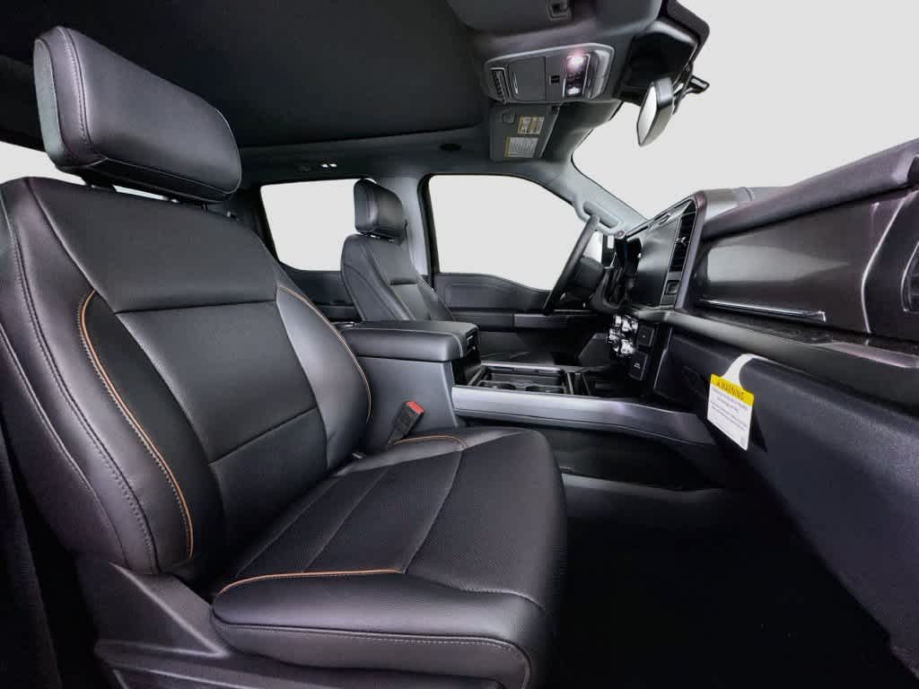 2027 Ford Super Duty F-350 DRW Pickup LARIAT
