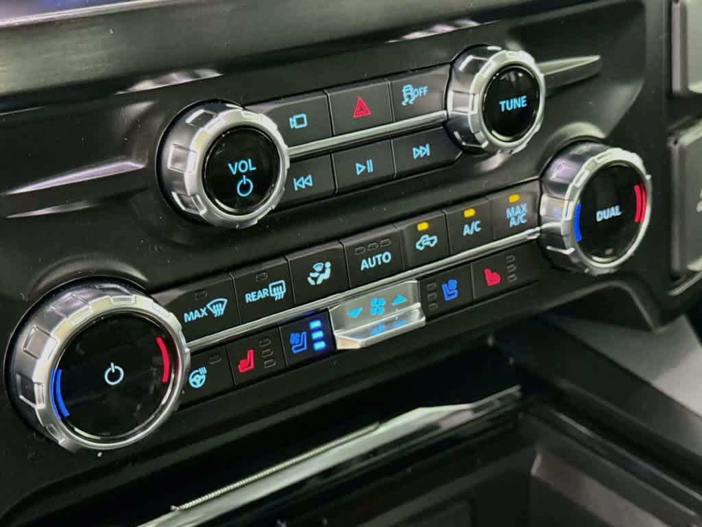 2027 Ford Super Duty F-350 DRW Pickup LARIAT