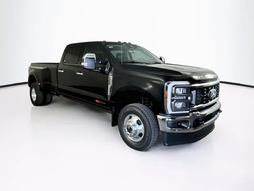 2027 Ford Super Duty F-350 DRW Pickup LARIAT