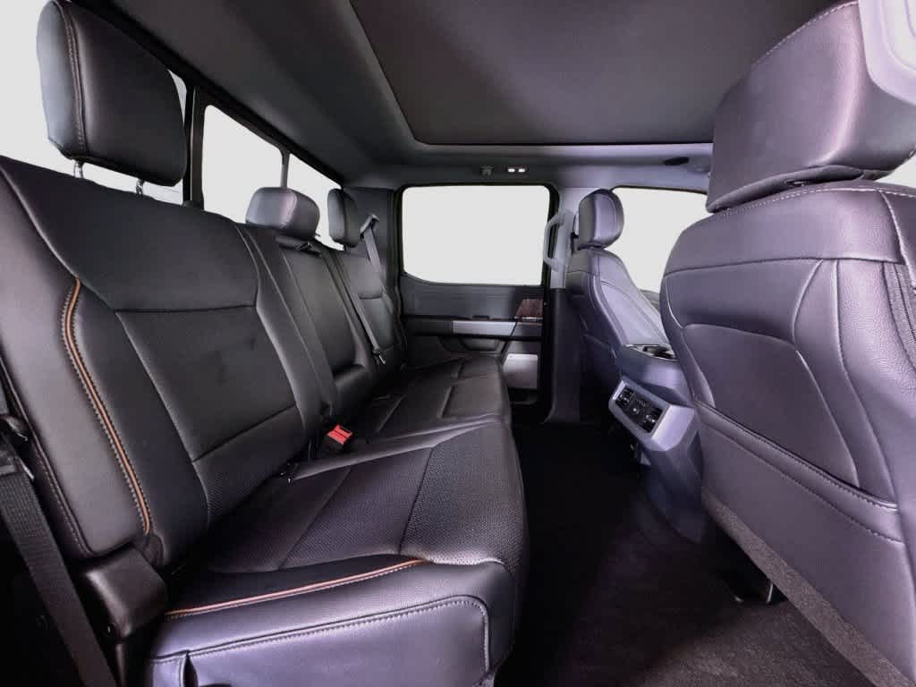 2027 Ford Super Duty F-350 DRW Pickup LARIAT