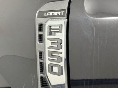 2027 Ford Super Duty F-350 DRW Pickup LARIAT