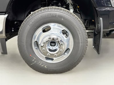2027 Ford Super Duty F-350 DRW Pickup LARIAT