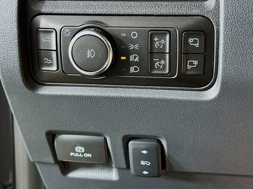 2026 Ford Super Duty F-350 DRW Pickup Platinum