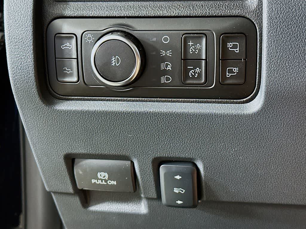 2026 Ford Super Duty F-350 DRW Pickup Platinum