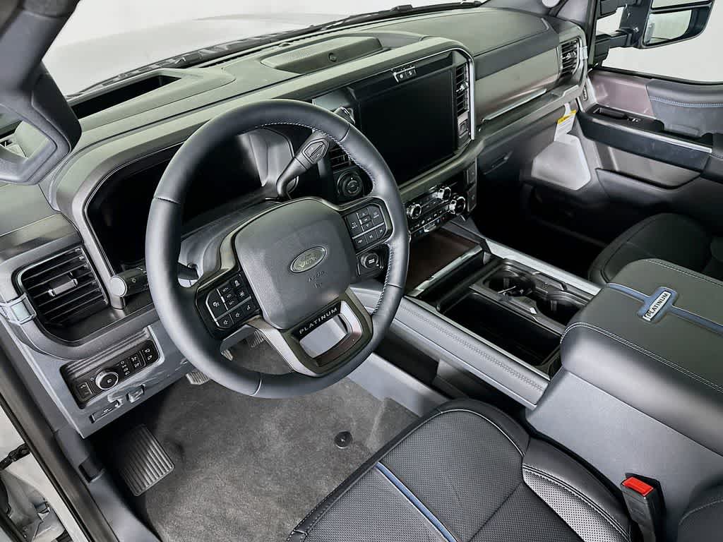2026 Ford Super Duty F-350 DRW Pickup Platinum
