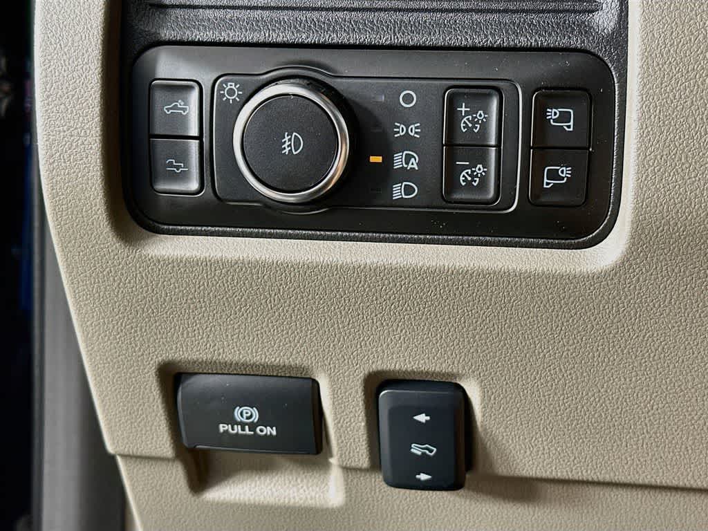2026 Ford Super Duty F-350 DRW Pickup Platinum