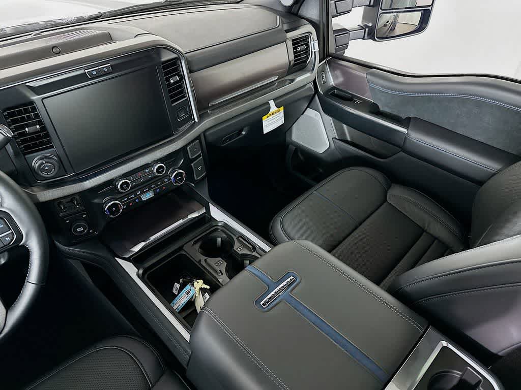 2026 Ford Super Duty F-350 DRW Platinum