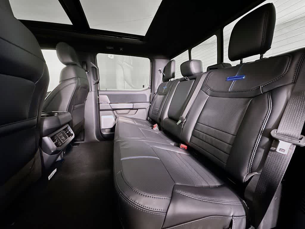 2026 Ford Super Duty F-350 DRW Platinum