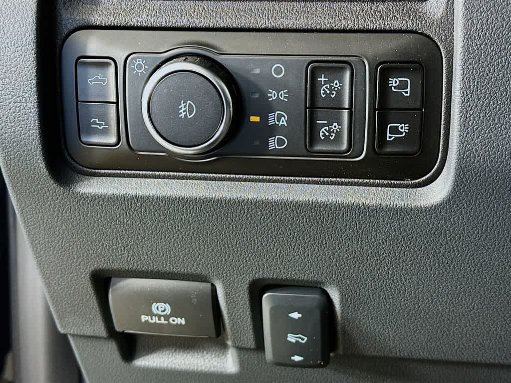 2026 Ford Super Duty F-350 DRW Pickup Platinum