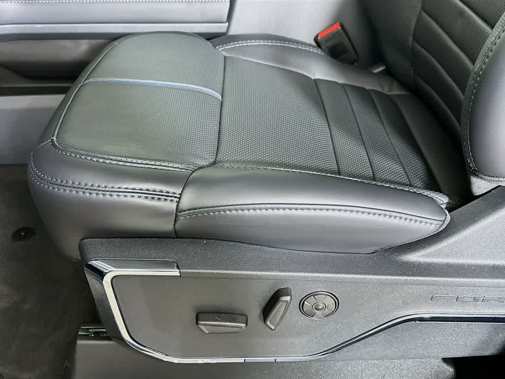 2026 Ford Super Duty F-350 DRW Pickup Platinum