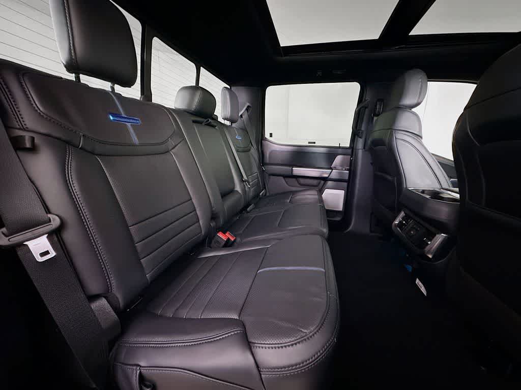 2026 Ford Super Duty F-350 DRW Pickup Platinum