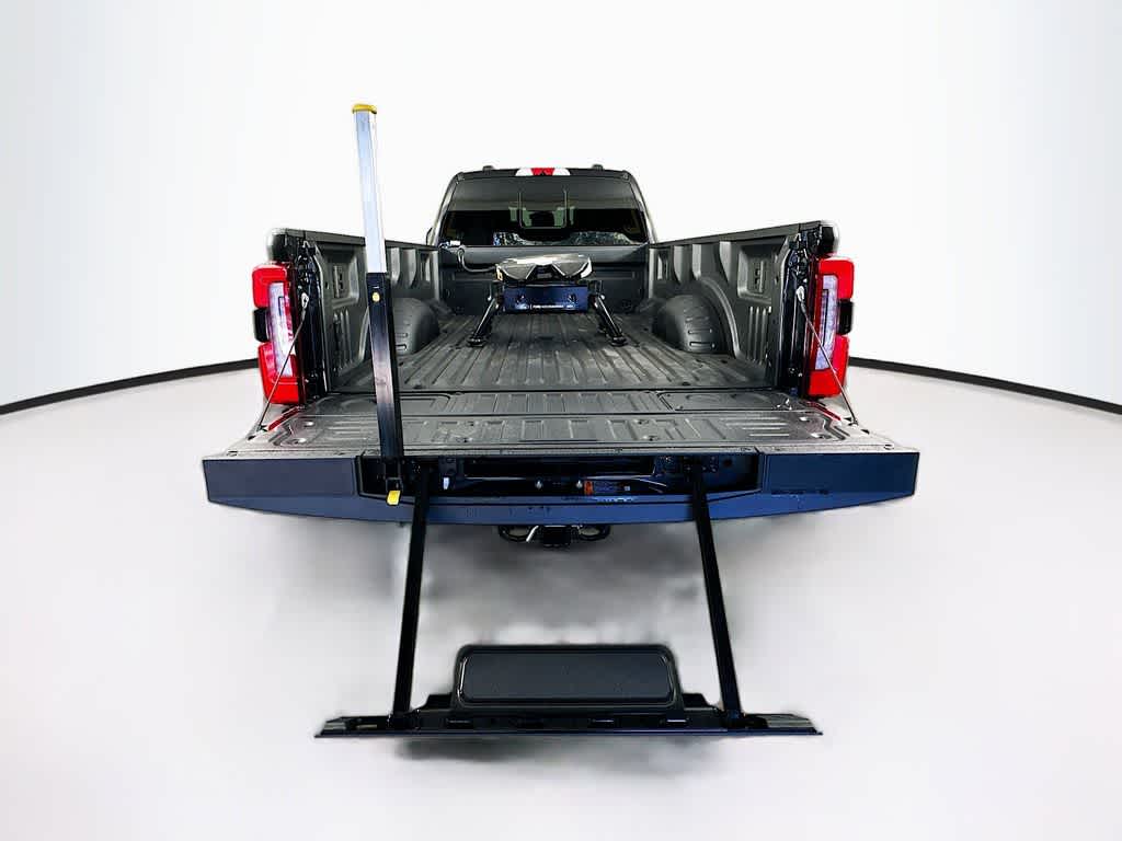 2026 Ford Super Duty F-350 DRW Pickup Platinum