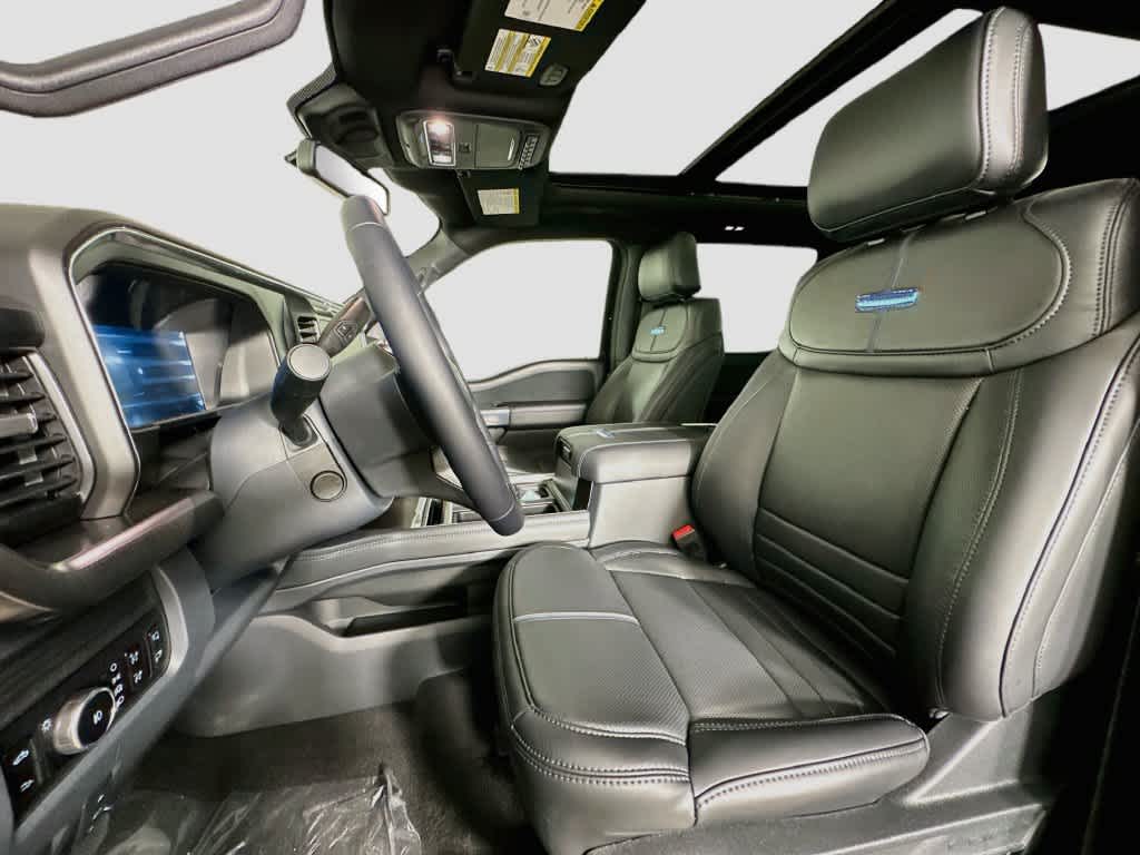 2027 Ford Super Duty F-350 DRW Pickup Platinum