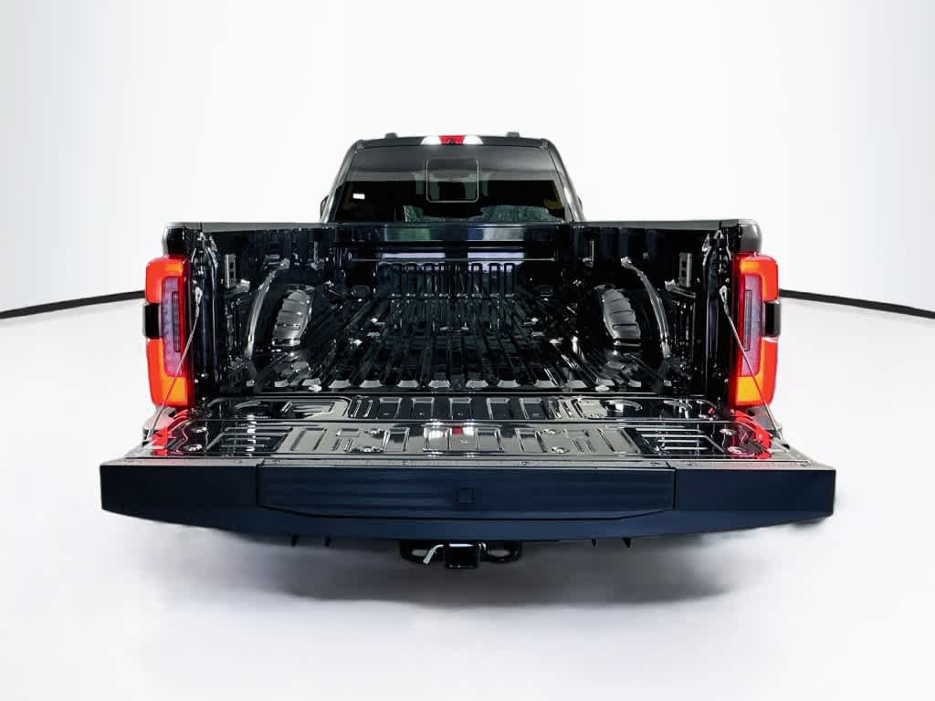 2027 Ford Super Duty F-350 DRW Pickup Platinum