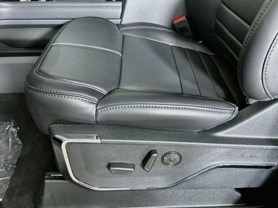 2027 Ford Super Duty F-350 DRW Pickup Platinum