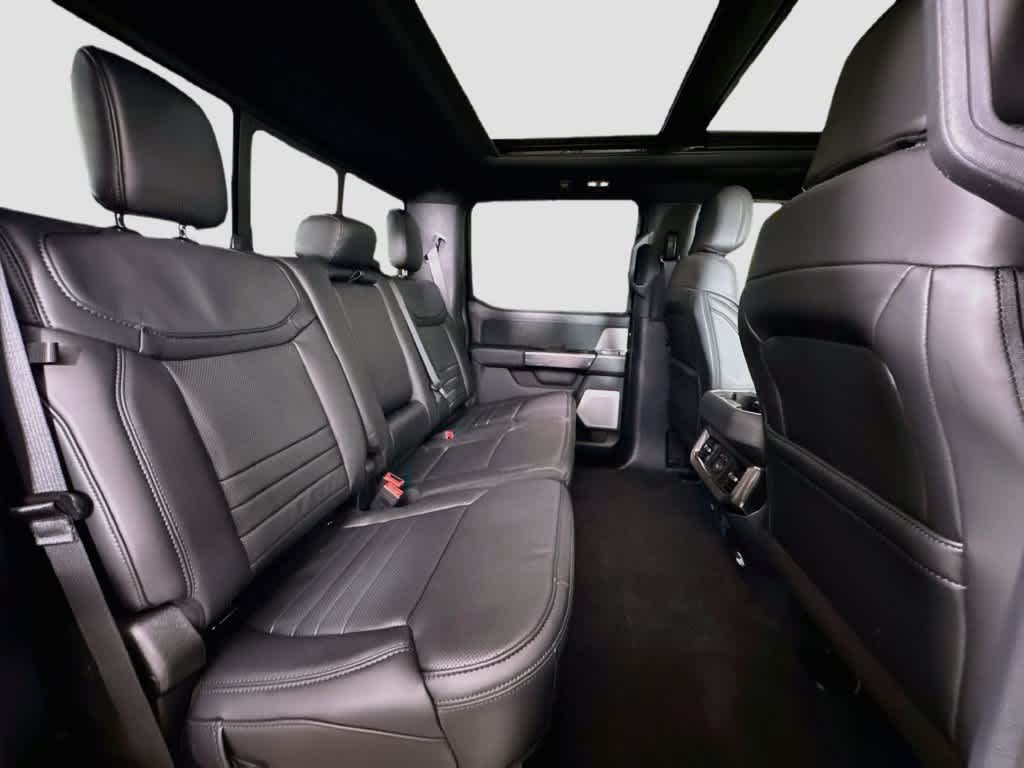 2027 Ford Super Duty F-350 DRW Pickup Platinum