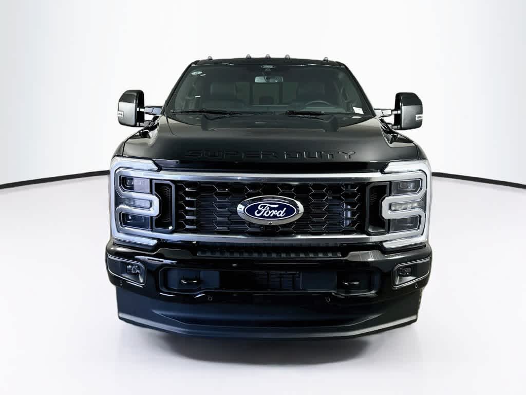 2027 Ford Super Duty F-350 DRW Pickup Platinum