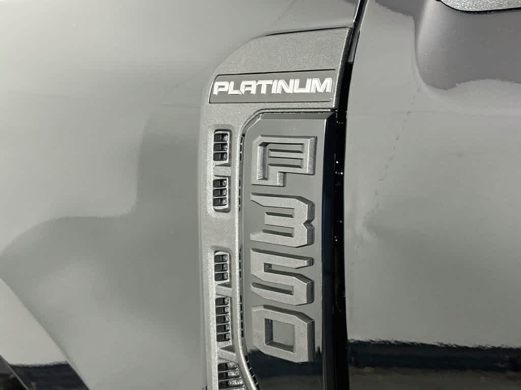 2027 Ford Super Duty F-350 DRW Pickup Platinum