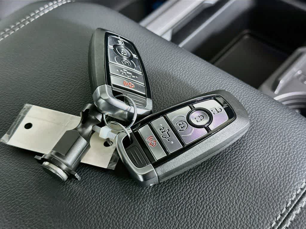 2026 Ford Super Duty F-350 DRW Pickup LARIAT