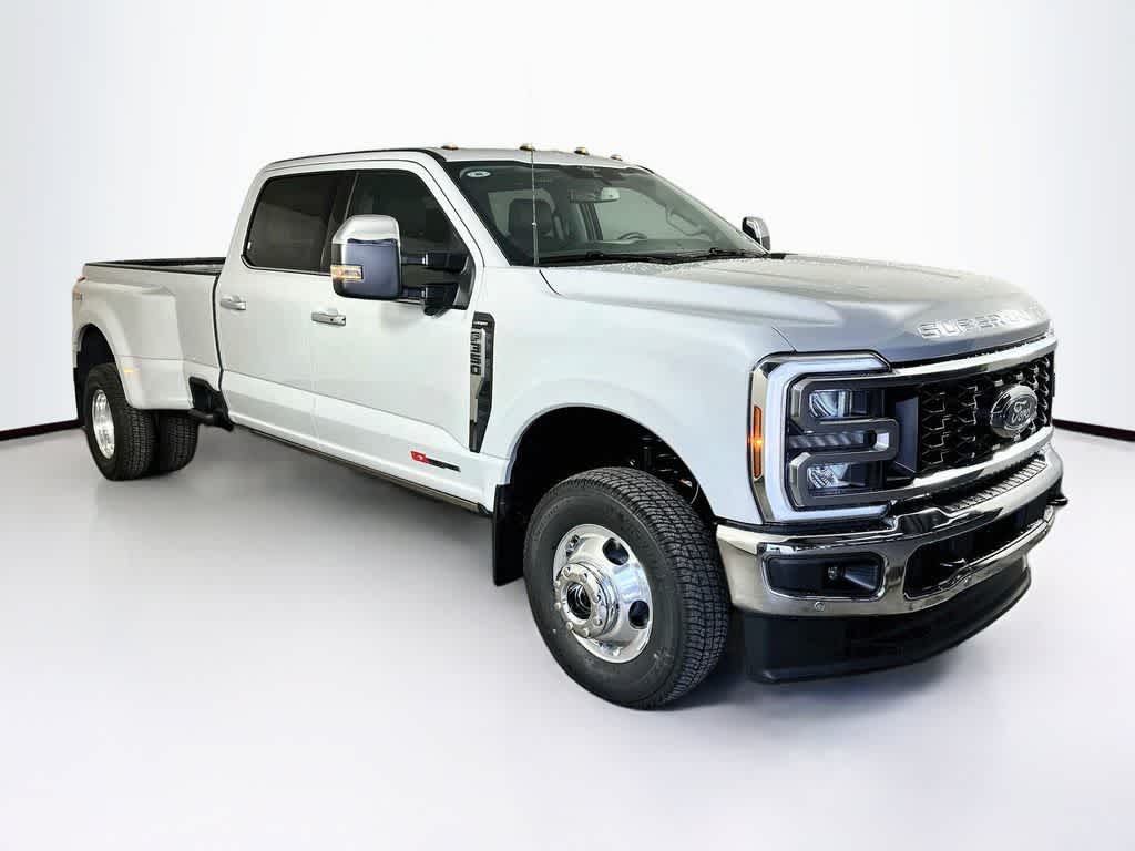 2026 Ford Super Duty F-350 DRW Pickup LARIAT