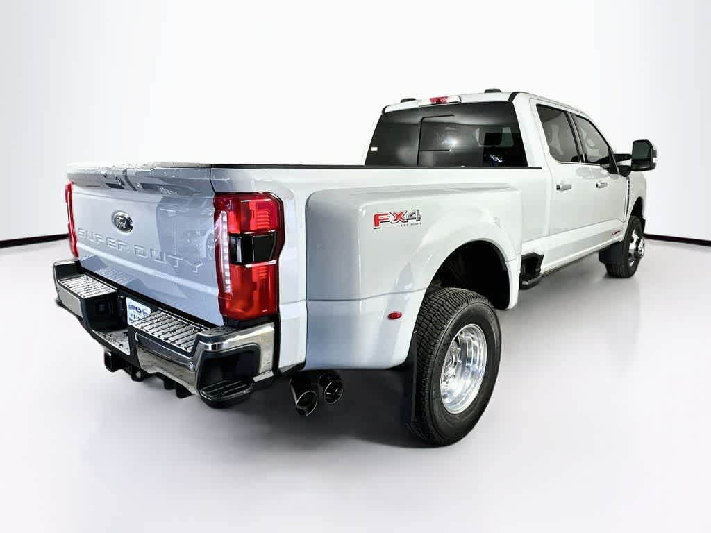 2026 Ford Super Duty F-350 DRW Pickup LARIAT