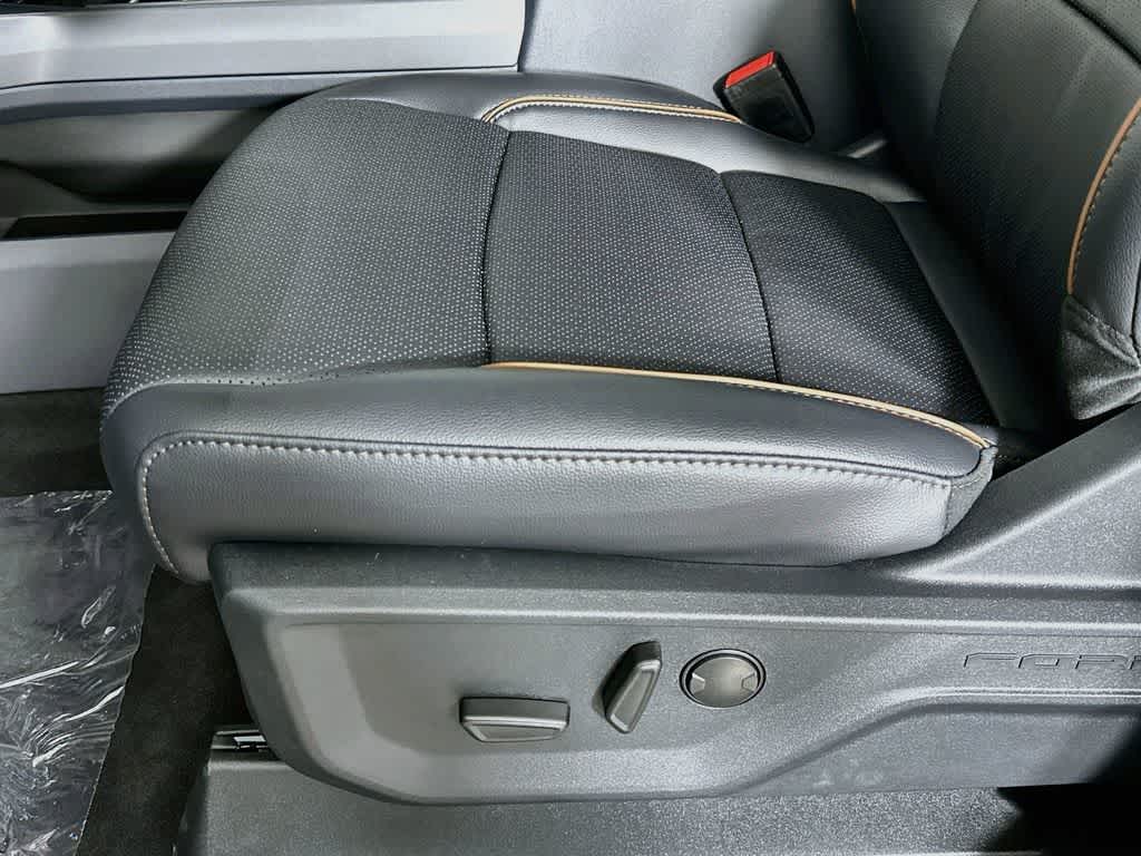 2026 Ford Super Duty F-350 DRW Pickup LARIAT