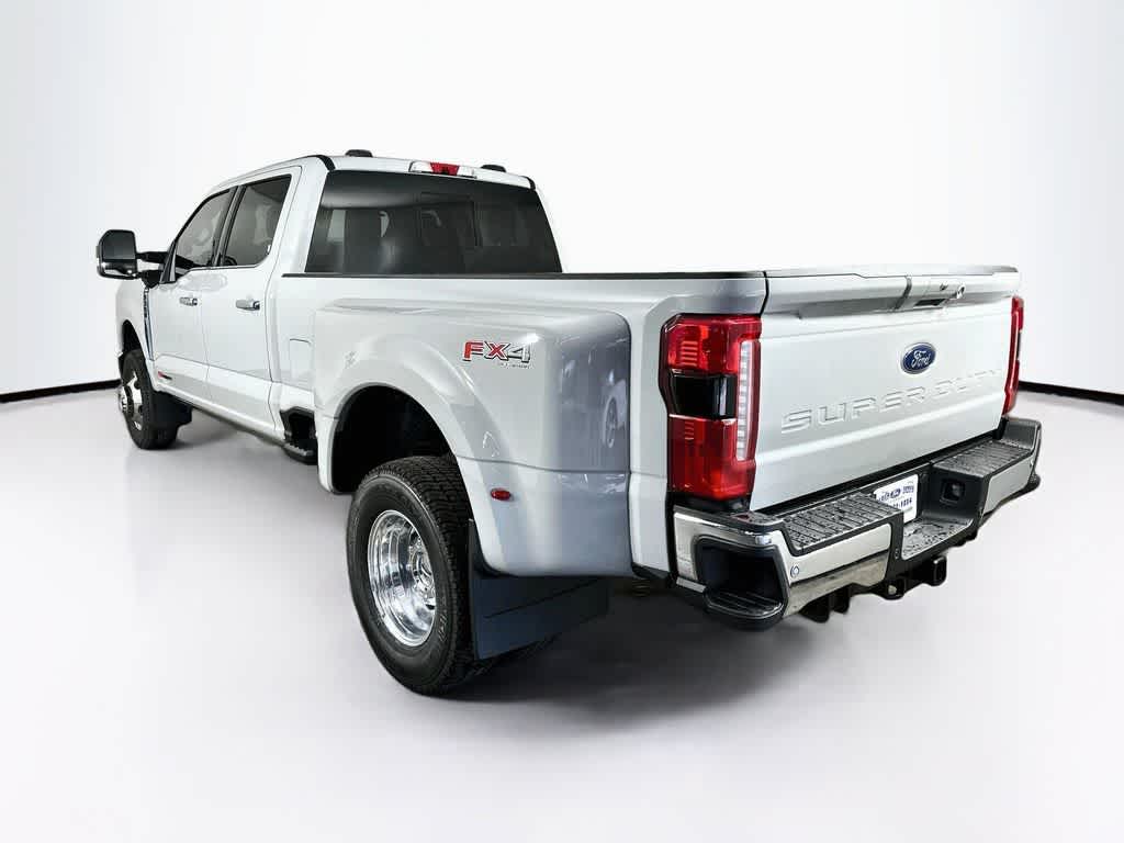 2026 Ford Super Duty F-350 DRW Pickup LARIAT