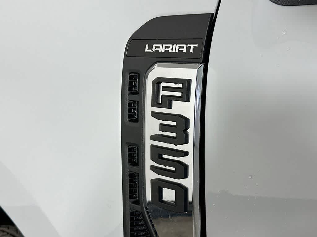 2026 Ford Super Duty F-350 DRW Pickup LARIAT