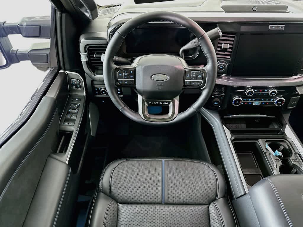 2027 Ford Super Duty F-350 DRW Pickup Platinum
